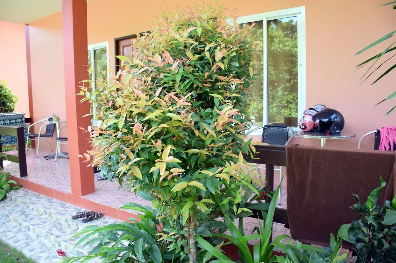 Baan Longhaad Hostel Koh Lanta Thailand